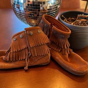 Minnetonka Ankle Double Fringe Boot 692 Size 9